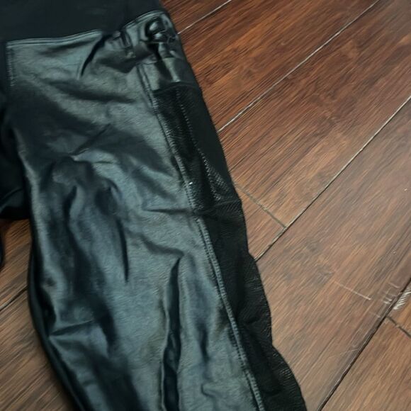 Black Leggings - Net Detail on Sides - Pockets - Size Small - Picture 2 of 4